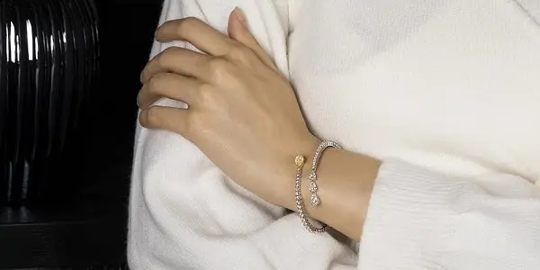 طراحی های خیره کننده جواهرات فرخی در دستبند الماس
