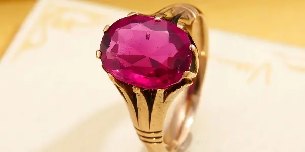 عکس یاقوت قرمز ماداگاسکار